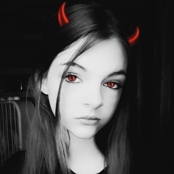 Meet your Posher, Eva - Picture 1 of 1